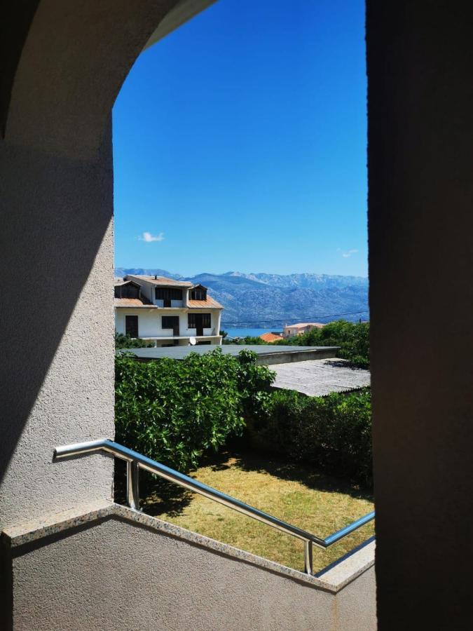 Apartmani Nikolina Ražanac Exterior foto