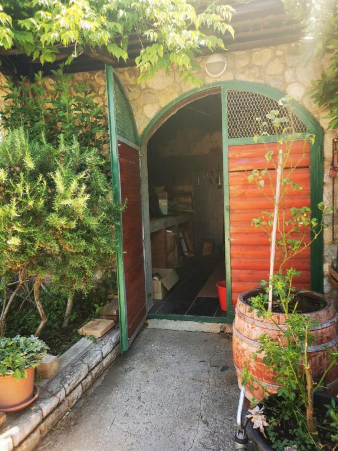 Apartmani Nikolina Ražanac Exterior foto