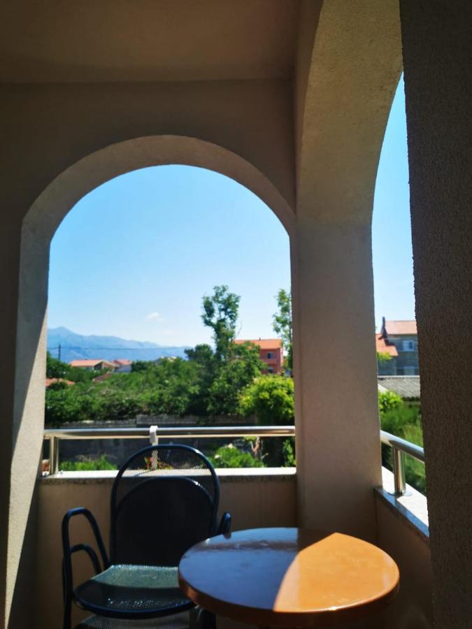 Apartmani Nikolina Ražanac Exterior foto