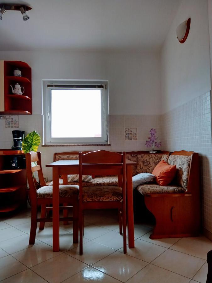 Apartmani Nikolina Ražanac Exterior foto
